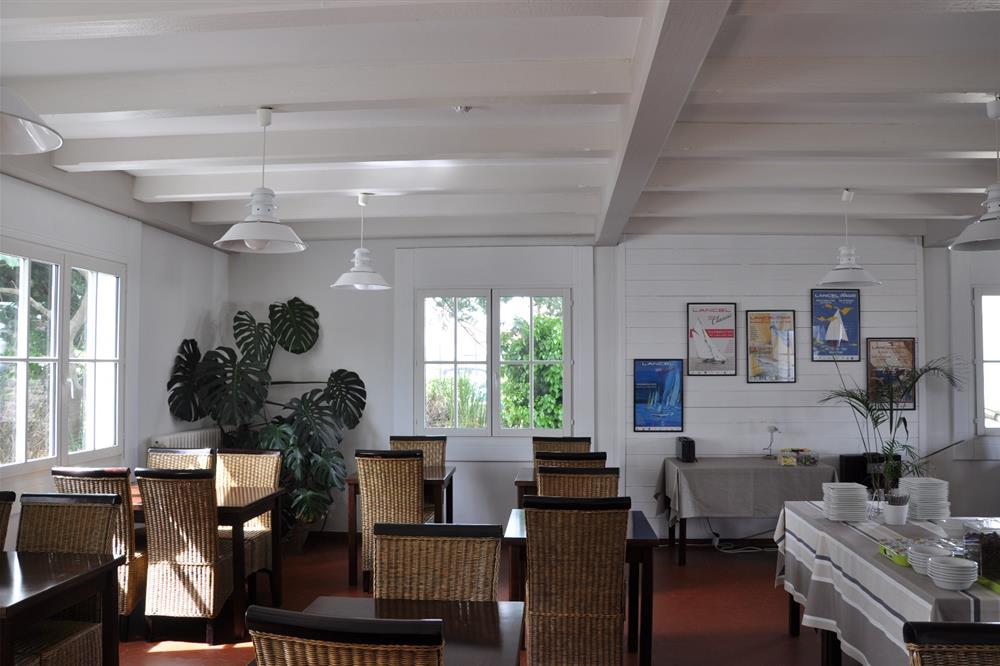 Hôtel Autre Mer, hôtel 2 étoiles, hôtel bord de mer, chambres d'hôtel Noimoutier, chambres familiales sur l'île de Noirmoutier en Vendée