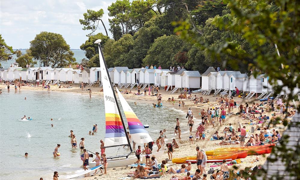 Plage et sports nautiques sur l'île de Noirmoutier - Hôtel Autre Mer, hôtel 2 étoiles, hôtel bord de mer, chambres d'hôtel Noimoutier en Vendée