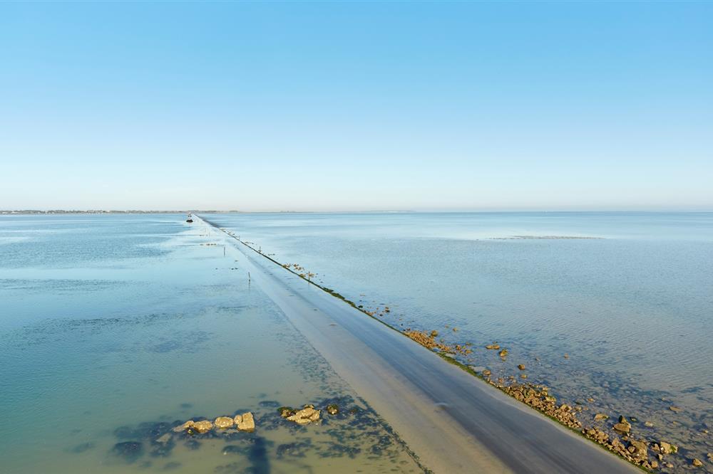 Passage du Gois près de l'Hôtel Autre Mer, hôtel 2 étoiles, hôtel bord de mer, chambres d'hôtel Noimoutier, chambres familiales sur l'île de Noirmoutier en Vendée