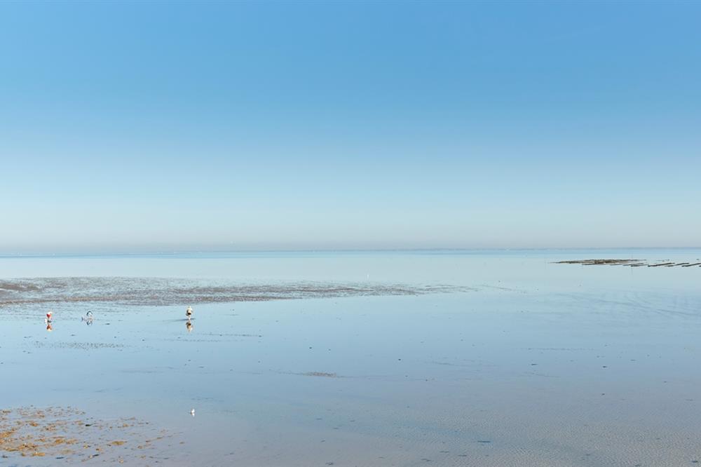 Passage du Gois près de l'Hôtel Autre Mer, hôtel 2 étoiles, hôtel bord de mer, chambres d'hôtel Noimoutier, chambres familiales sur l'île de Noirmoutier en Vendée