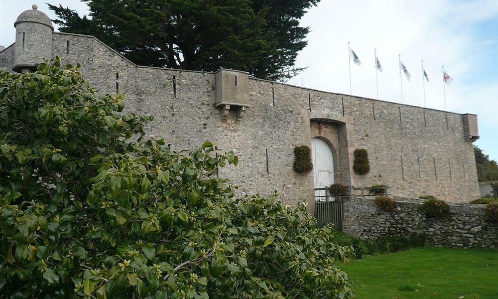 Château-Musée de Noirmoutier près de l'Hôtel Autre Mer, hôtel 2 étoiles, hôtel bord de mer, chambres d'hôtel Noirmoutier en Vendée