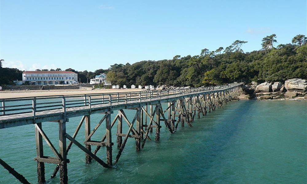 Le Bois de la Chaize près de l'Hôtel Autre Mer, hôtel 2 étoiles, hôtel bord de mer, chambres d'hôtel Noimoutier, chambres familiales sur l'île de Noirmoutier en Vendée