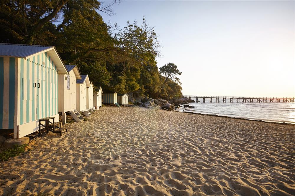 Le Bois de la Chaize près de l'Hôtel Autre Mer, hôtel 2 étoiles, hôtel bord de mer, chambres d'hôtel Noimoutier, chambres familiales sur l'île de Noirmoutier en Vendée