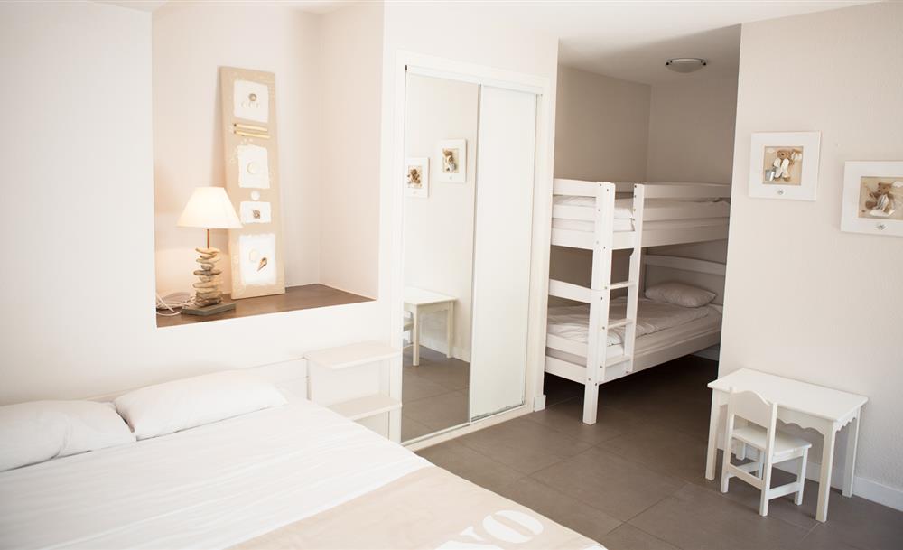 Chambre Quadruple à l'Hôtel Autre Mer, hôtel 2 étoiles, hôtel bord de mer, chambres d'hôtel Noimoutier, chambres familiales sur l'île de Noirmoutier en Vendée